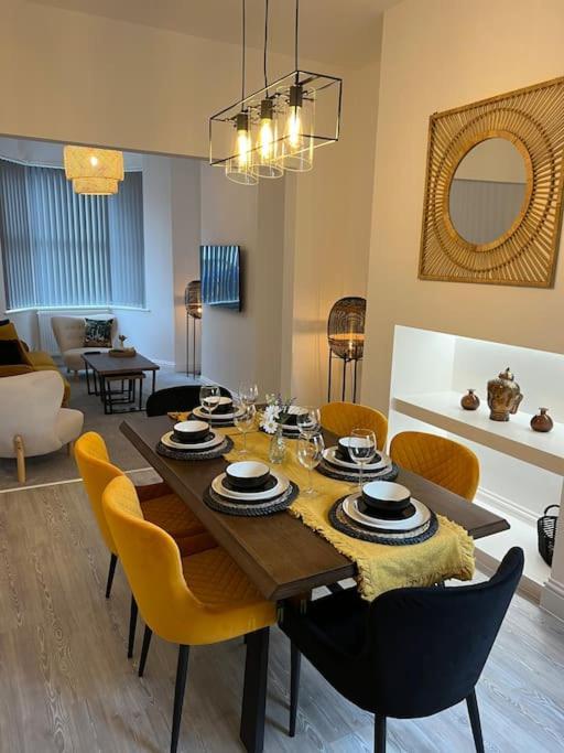 Villa Brand New Stunning Family House Blackpool Exterior foto