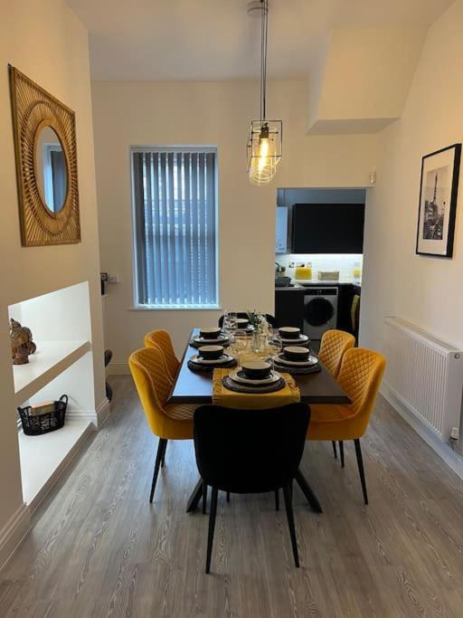 Villa Brand New Stunning Family House Blackpool Exterior foto